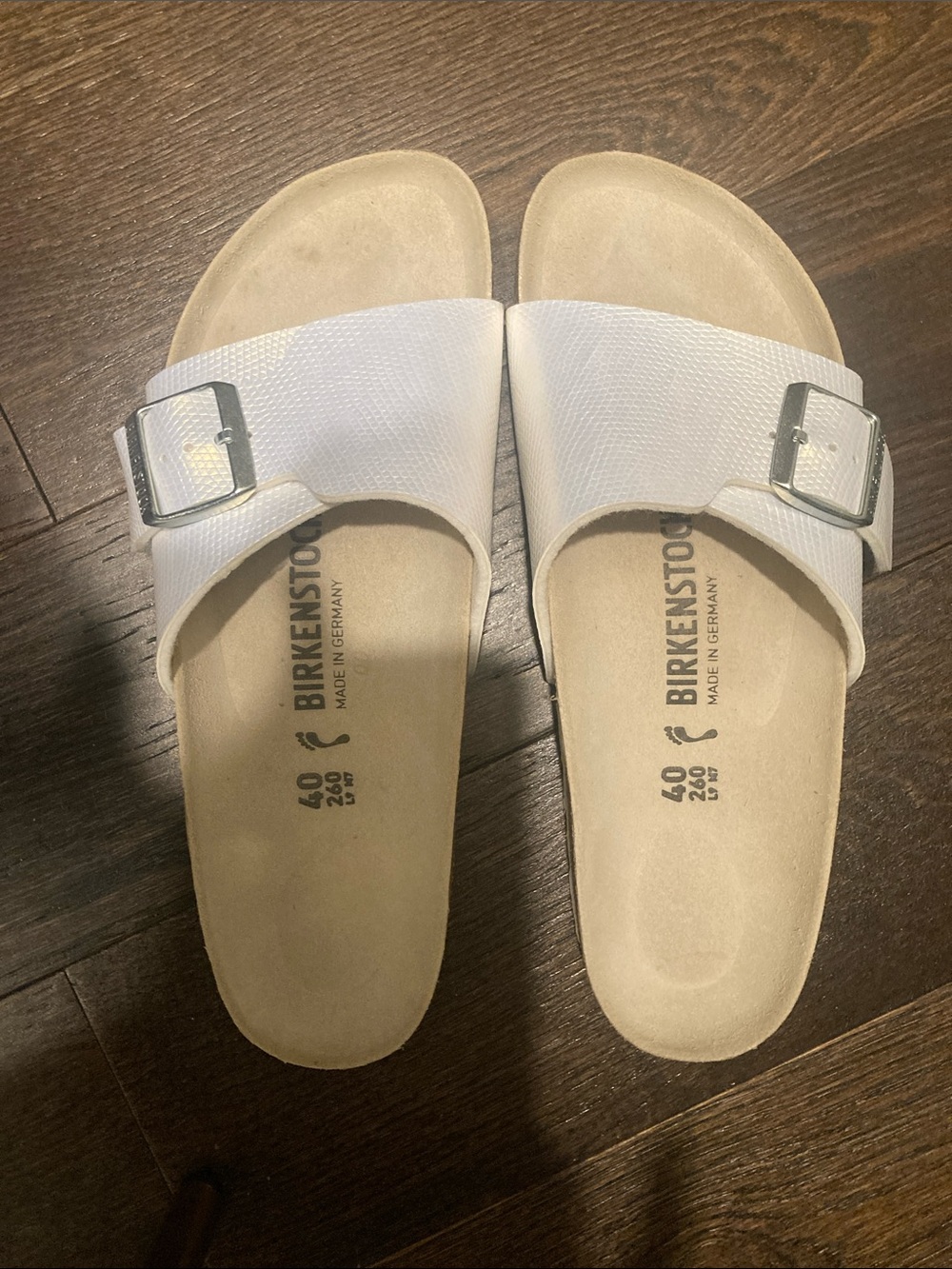Birkenstock White Single-Strap Buckle Slides size 40 USA 9 and 9.5